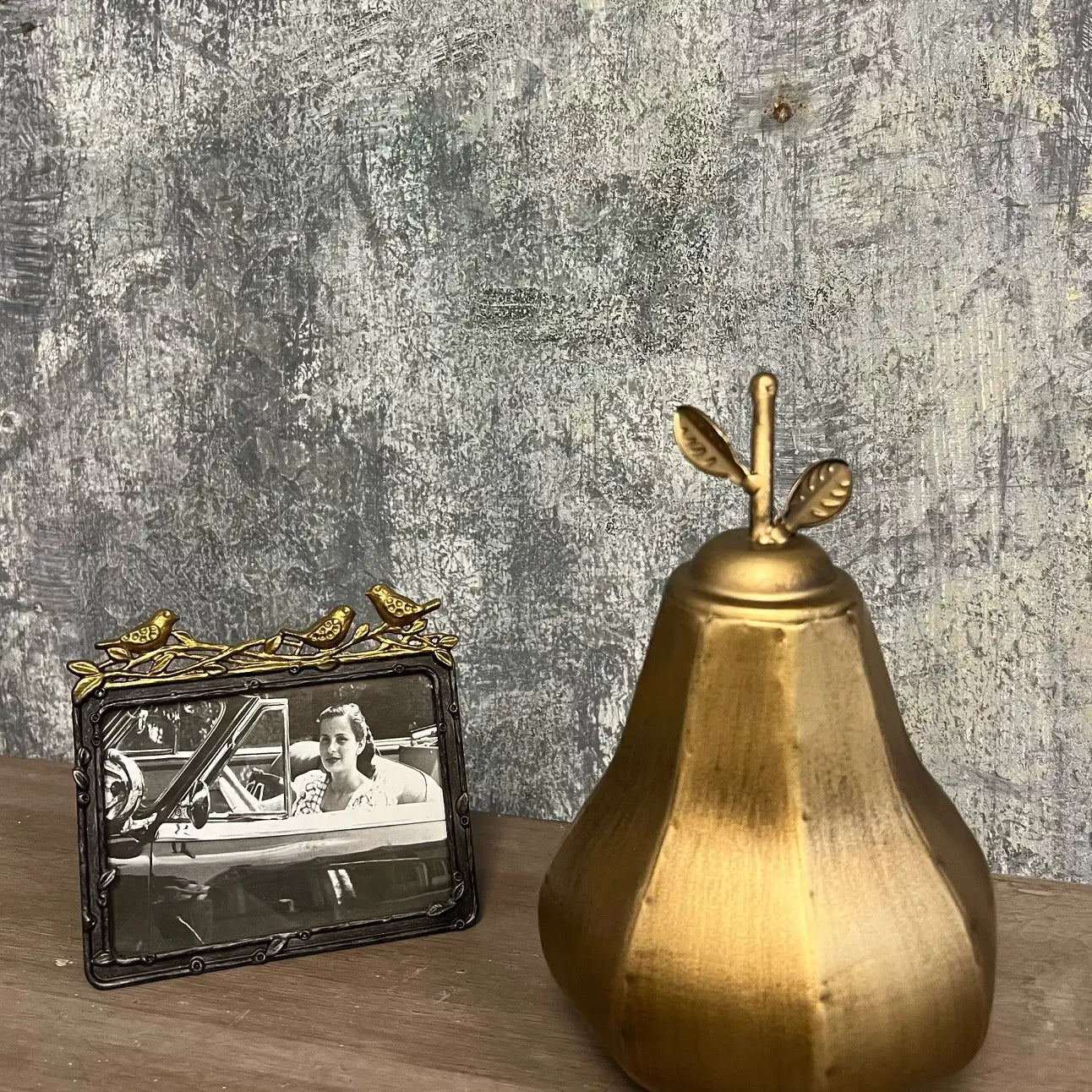 GOLDEN PEAR TABLE DECOR