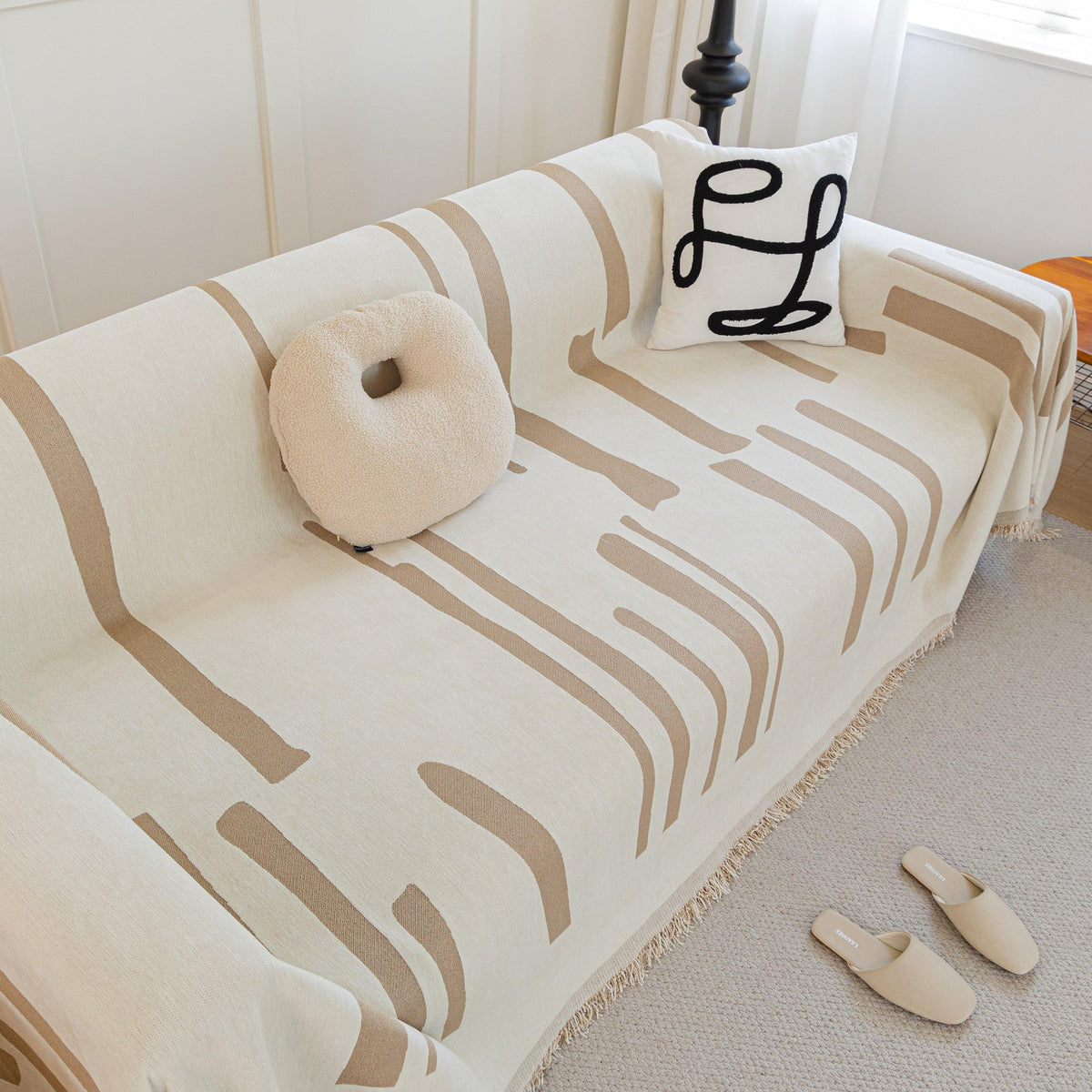 Soft Cozy Chenille Throw Cover for Couch with Tassel Accents, Dustproof Soft Throws for Sofa
