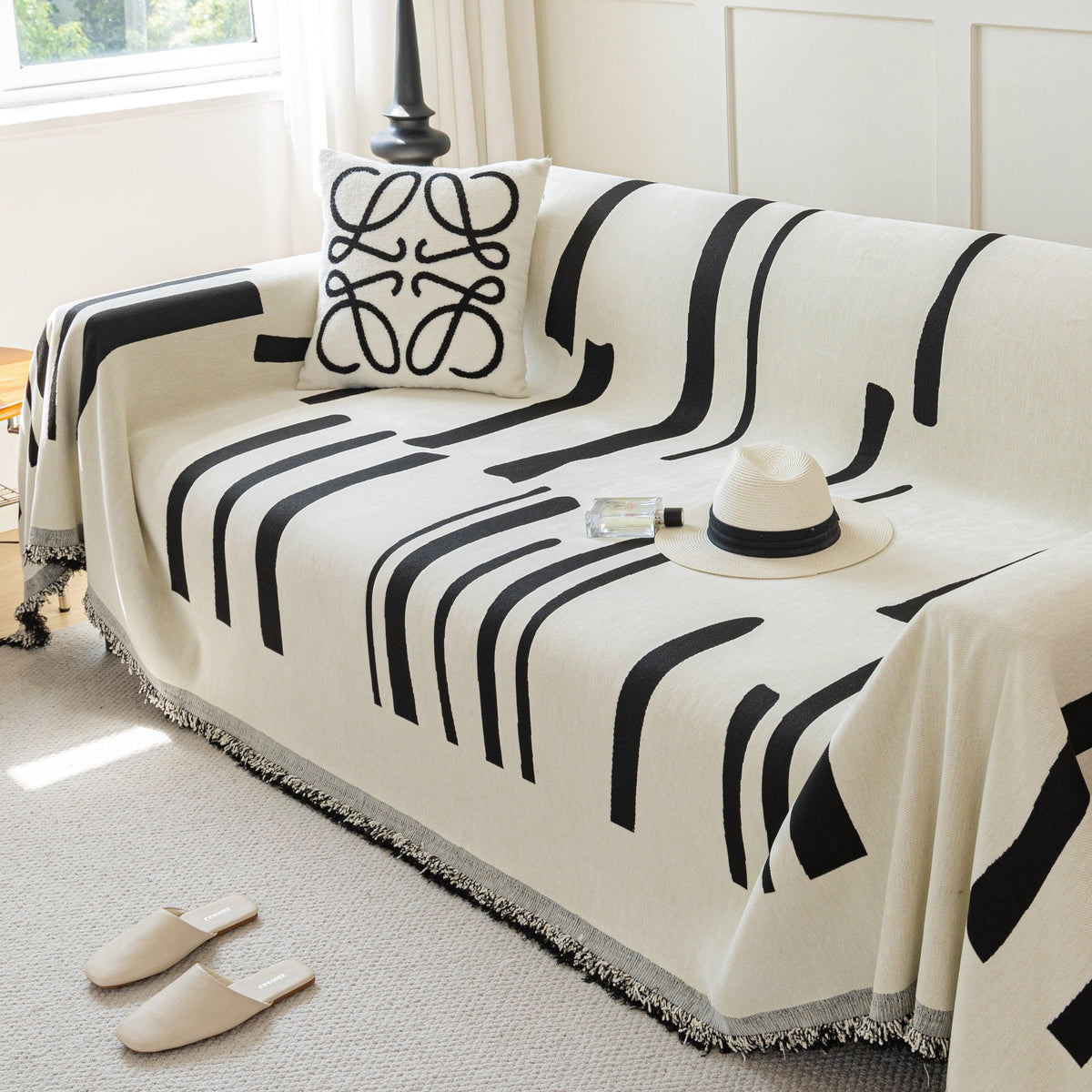 Soft Cozy Chenille Throw Cover for Couch with Tassel Accents, Dustproof Soft Throws for Sofa