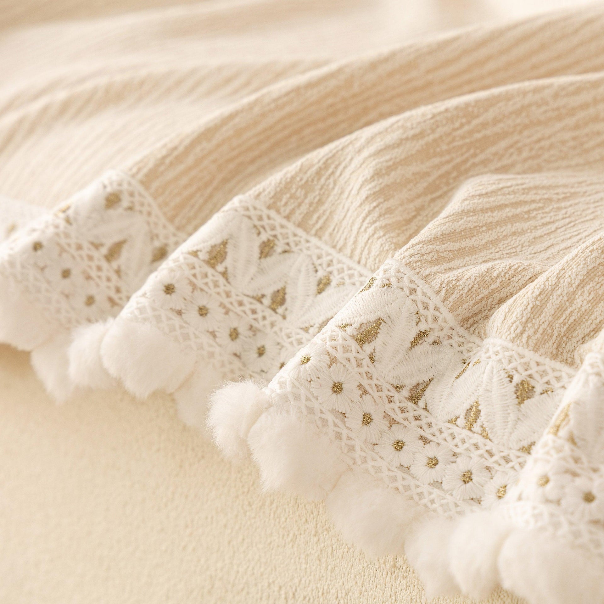 Sofa Cover Throw with Lace Trim & Pom-Pom Fringe, Decorative Couch Cover Blanket