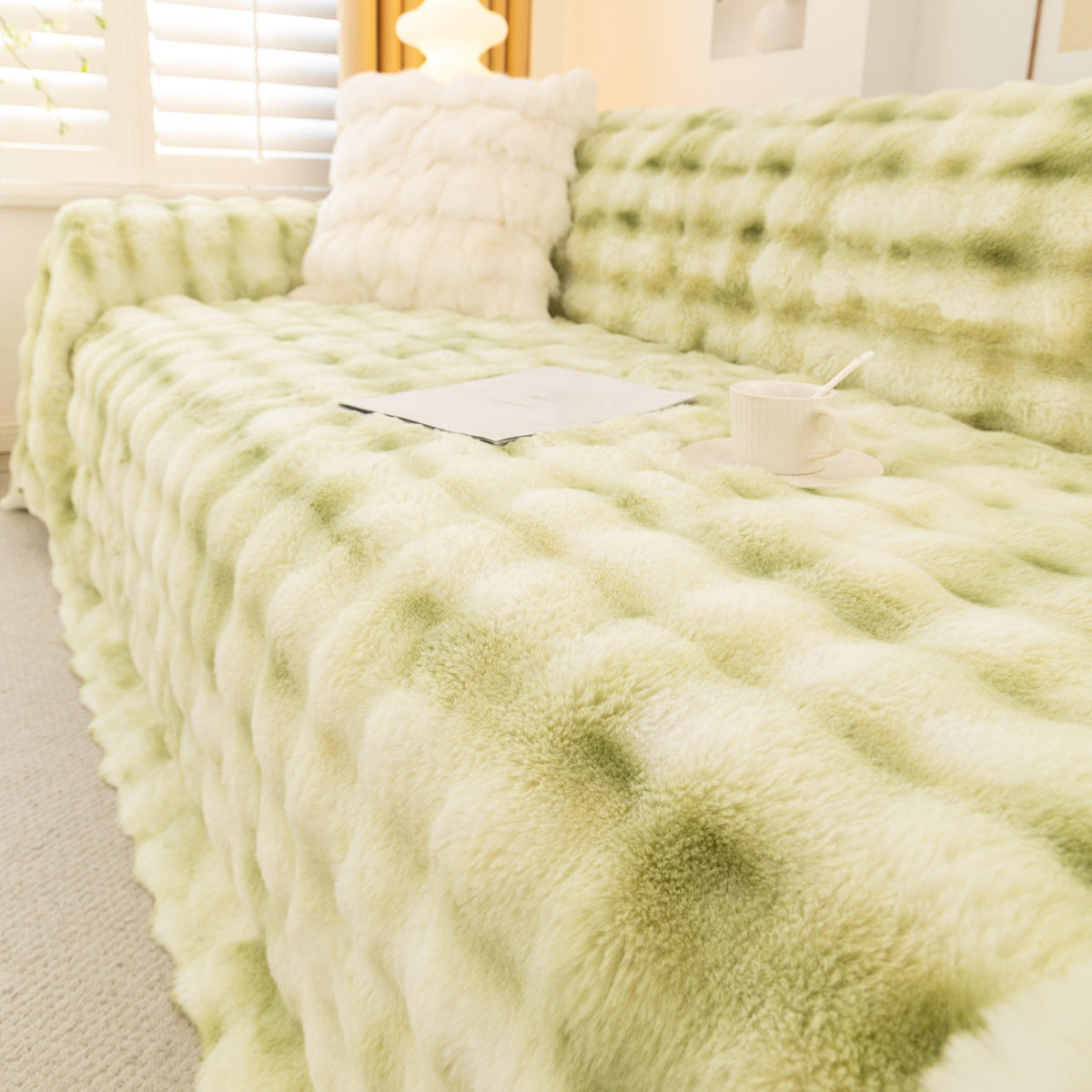 Thick Faux Fur Couch Cover Fluffy Fuzzy Warm Washable Furniture Protector for Kids Pets