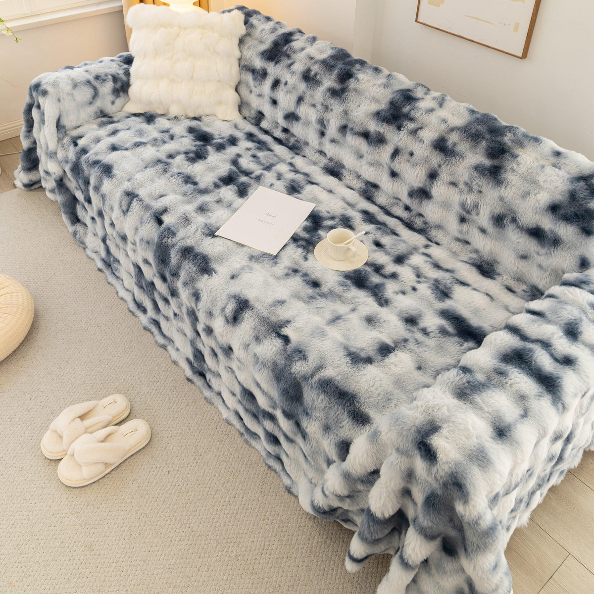 Thick Faux Fur Couch Cover Fluffy Fuzzy Warm Washable Furniture Protector for Kids Pets