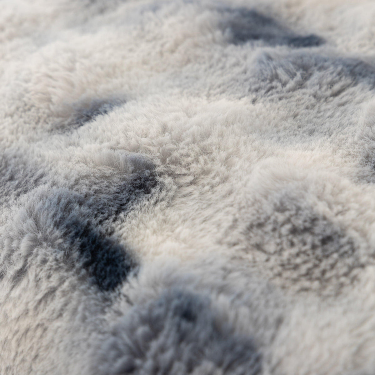 Thick Faux Fur Couch Cover Fluffy Fuzzy Warm Washable Furniture Protector for Kids Pets