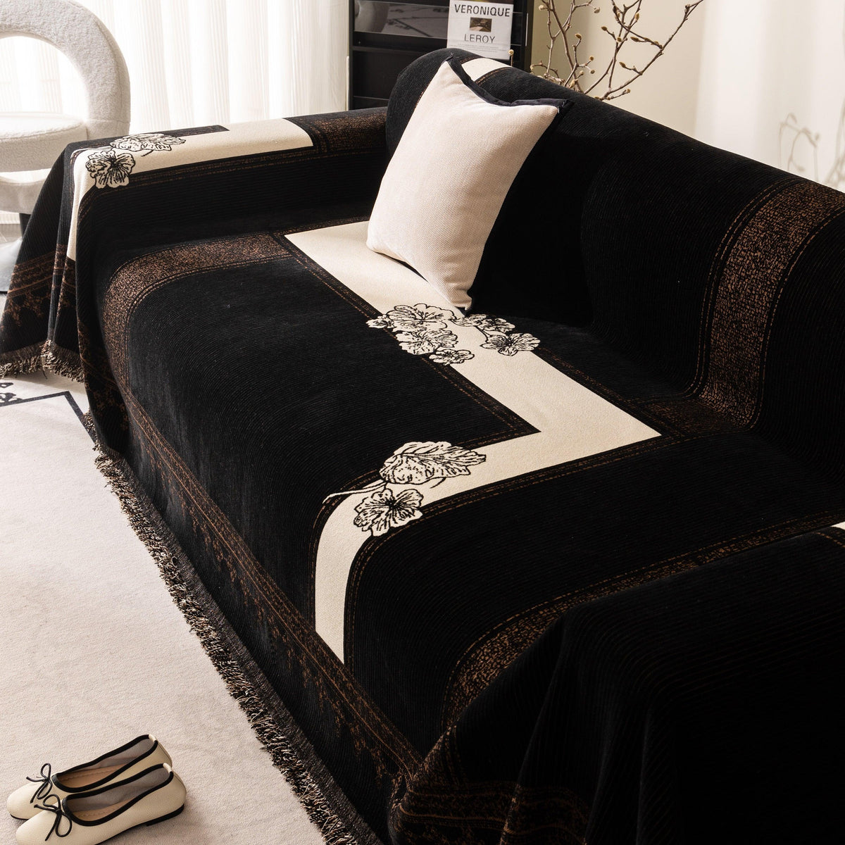 Jacquard Floral Band Sofa Cover with Tassels, Thick Textured Couch Throw Blanket