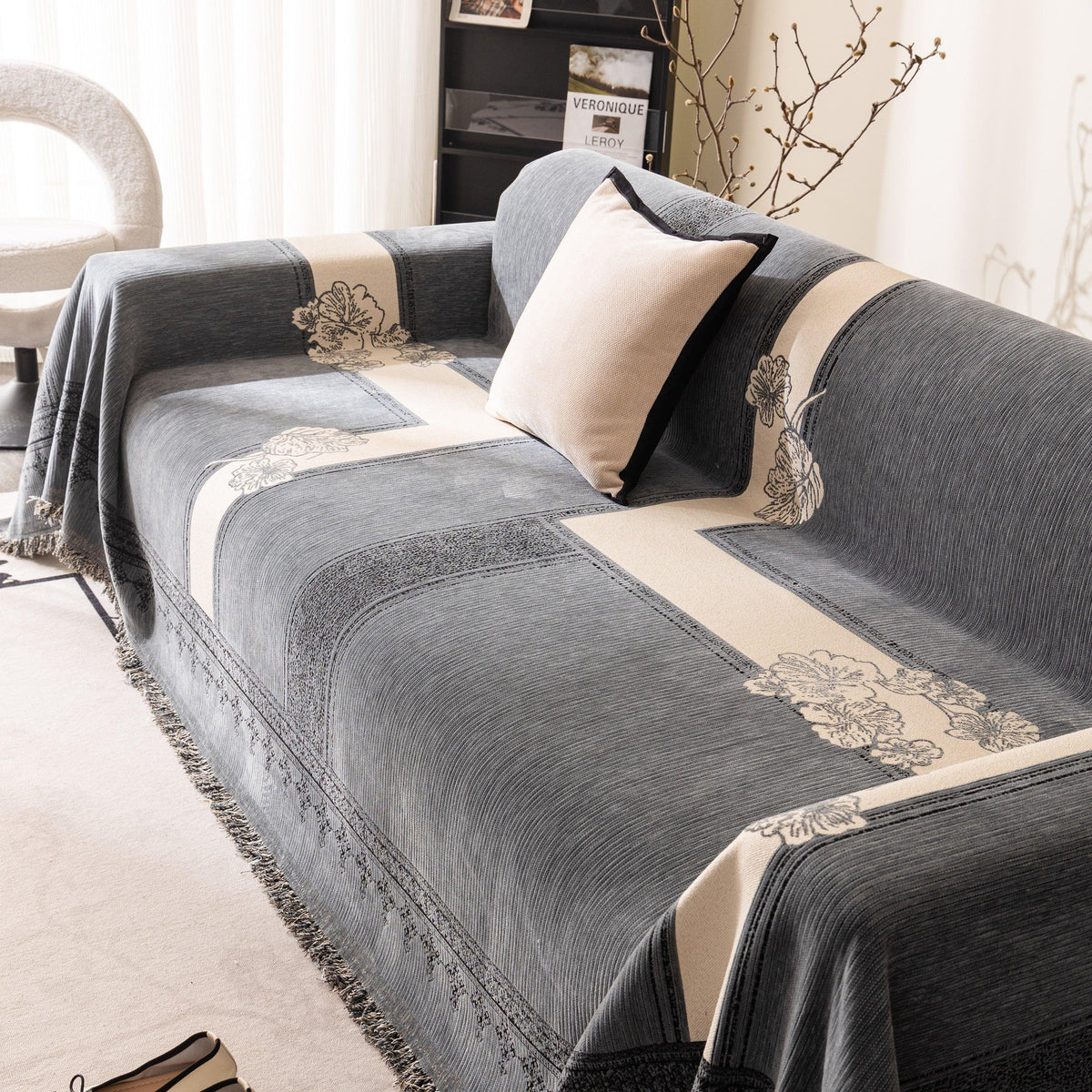 Jacquard Floral Band Sofa Cover with Tassels, Thick Textured Couch Throw Blanket