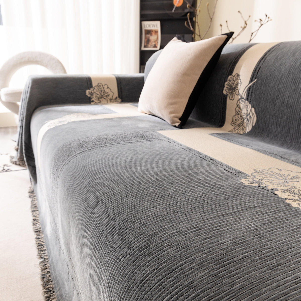 Jacquard Floral Band Sofa Cover with Tassels, Thick Textured Couch Throw Blanket
