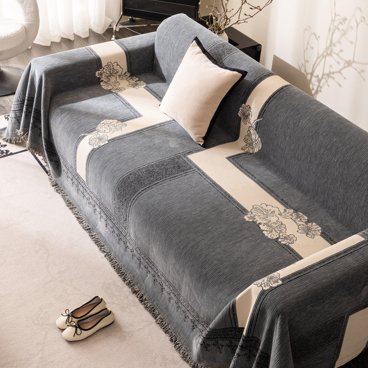 Jacquard Floral Band Sofa Cover with Tassels, Thick Textured Couch Throw Blanket