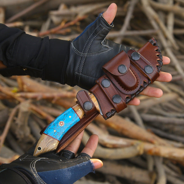 Flo Hunting Knife with Exotic Olive Wood & Turquoise Handle