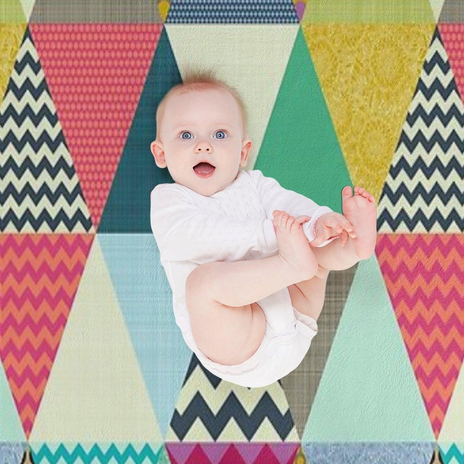 New York Beauty Triangles Throw Blanket