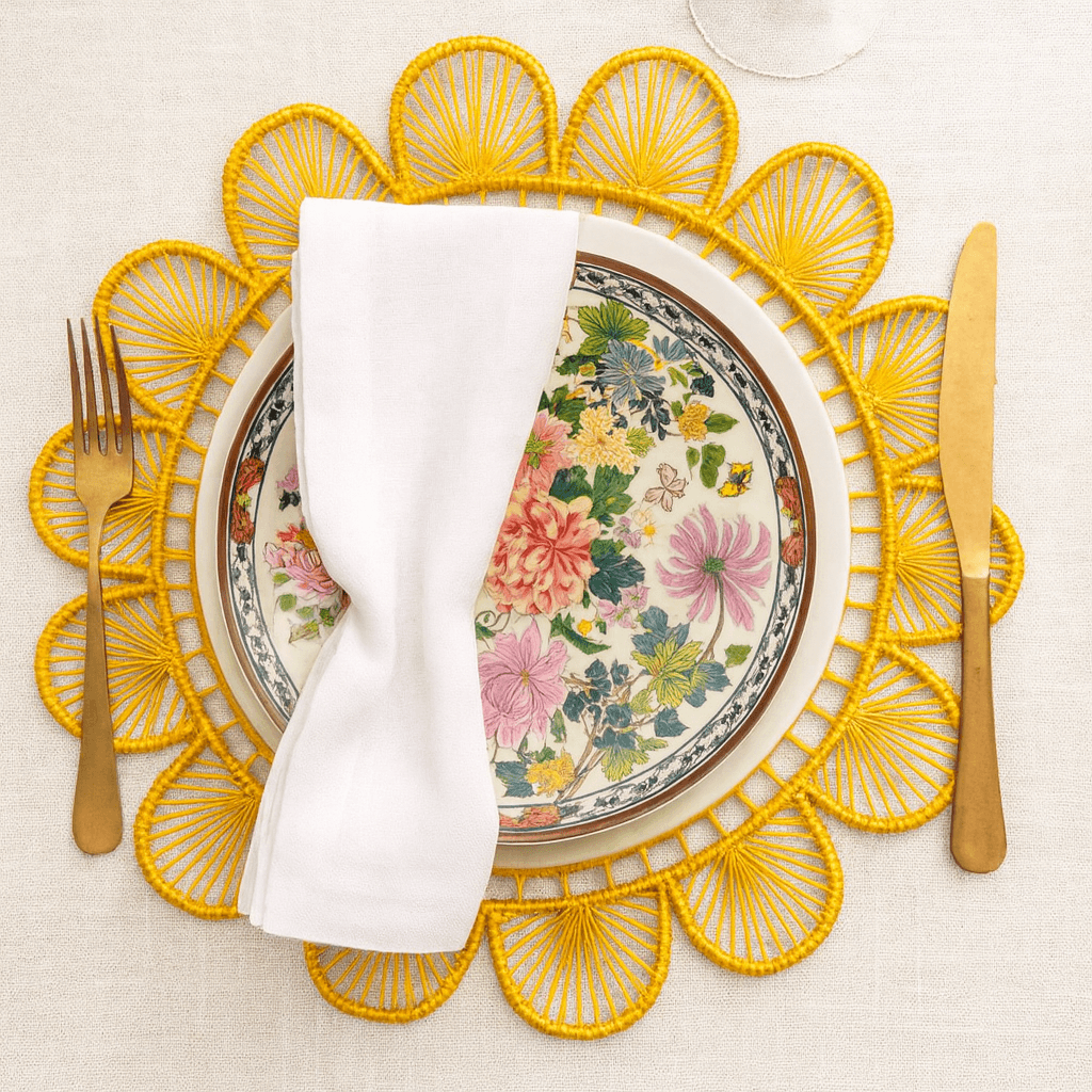 Sunray Scalloped Handwoven Iraca Placemat