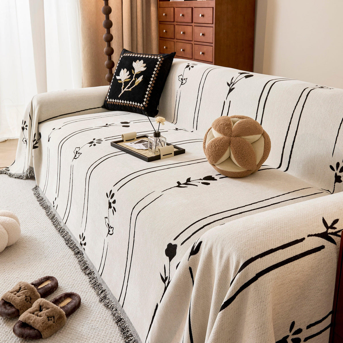 Chenille Jacquard Sofa Throw Cover with Tassel Soft Thick Couch Protector Blanket