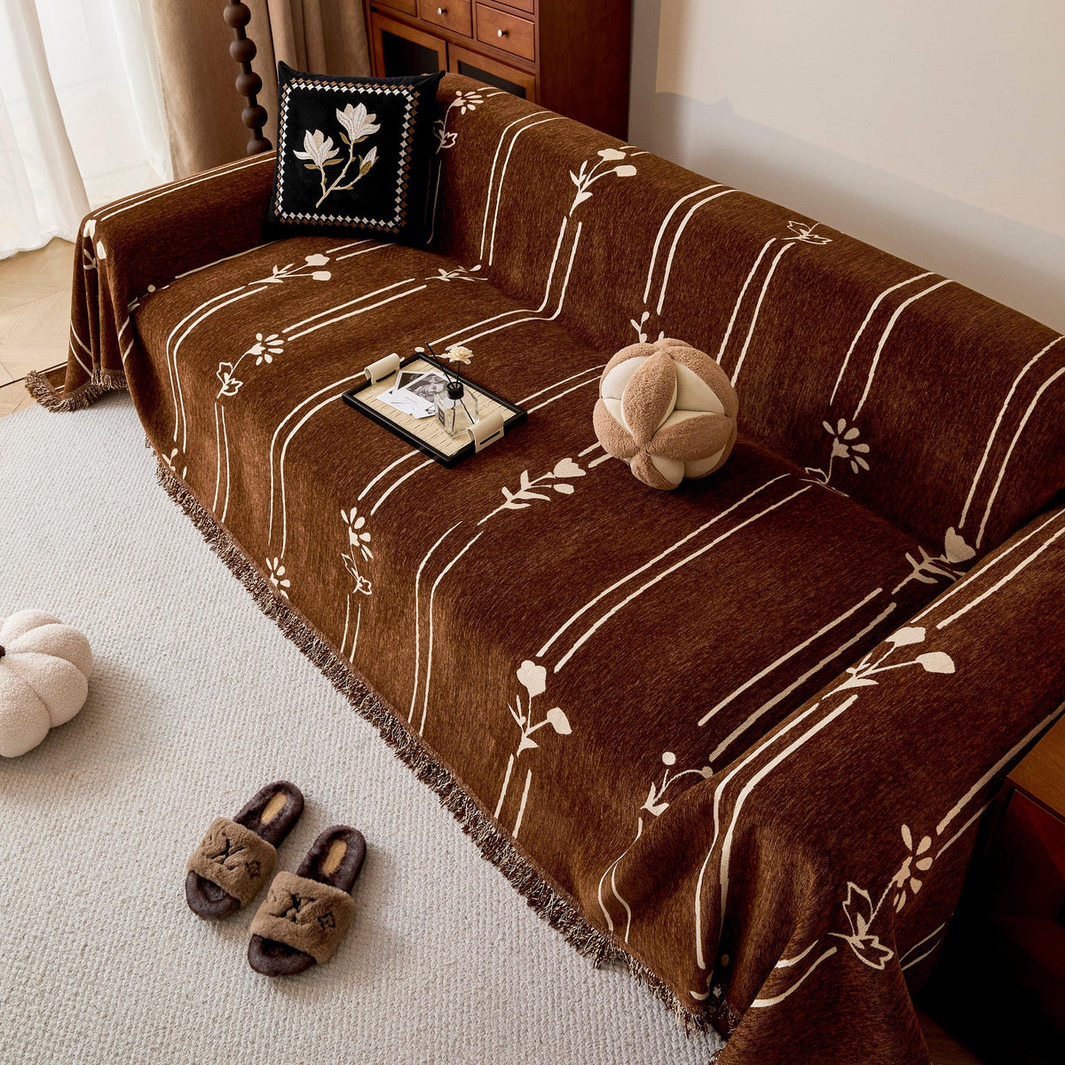 Chenille Jacquard Sofa Throw Cover with Tassel Soft Thick Couch Protector Blanket