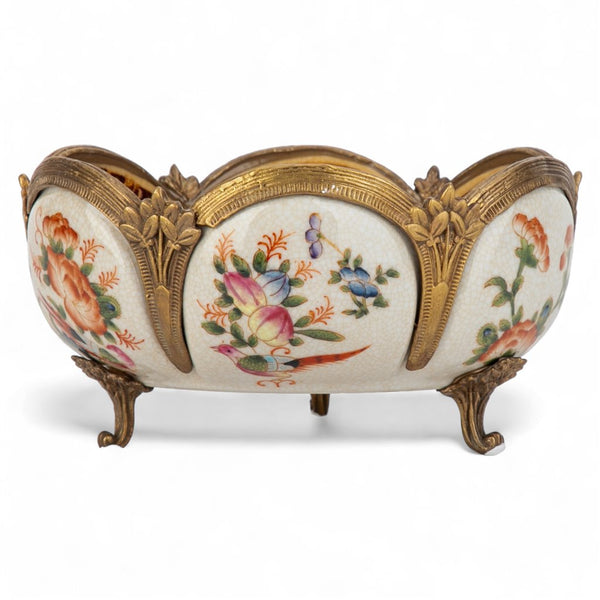 PORCELAIN SCALLOP BASIN WITH BRONZE ORMOLU - REGENCY