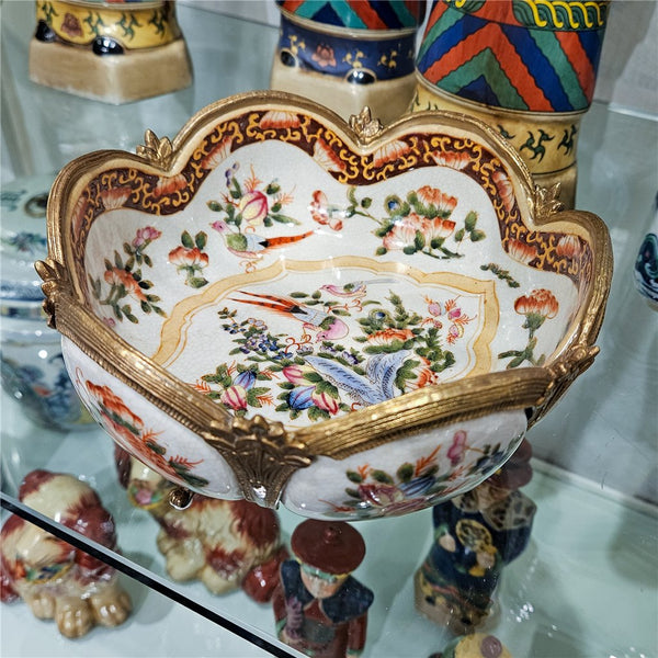 PORCELAIN SCALLOP BASIN WITH BRONZE ORMOLU - REGENCY