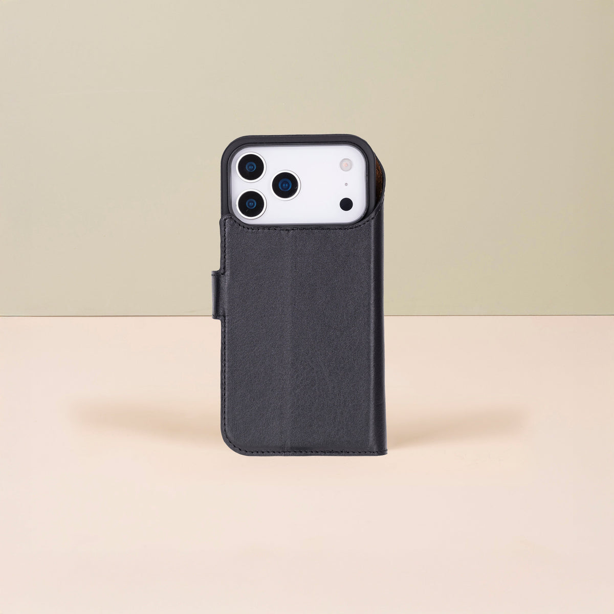 Leather iPhone 18 Pro Max Wallet Case – Black - Austin