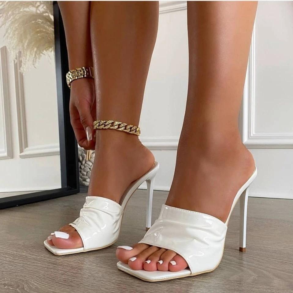 Ripple Round toe High heels Sandals