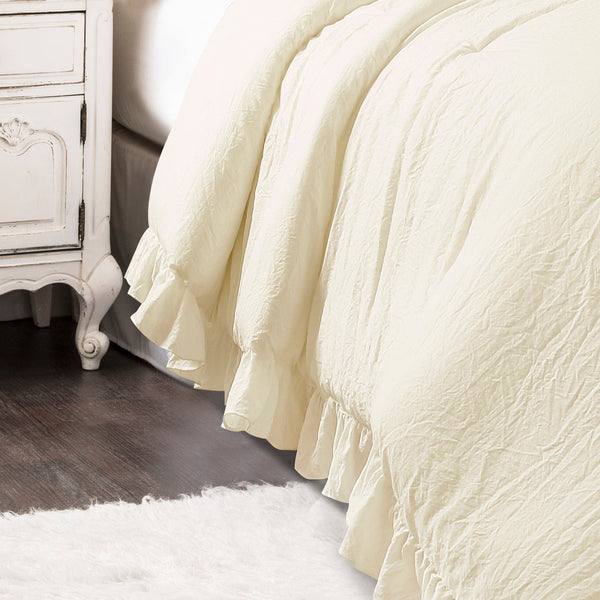 Reyna Comforter Set