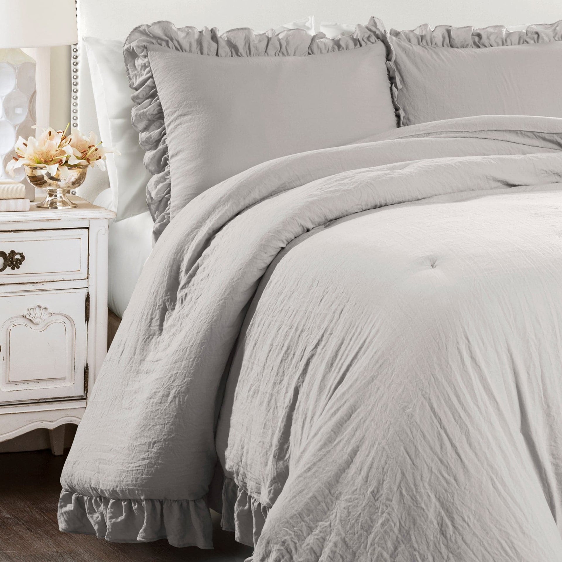 Reyna Comforter Set