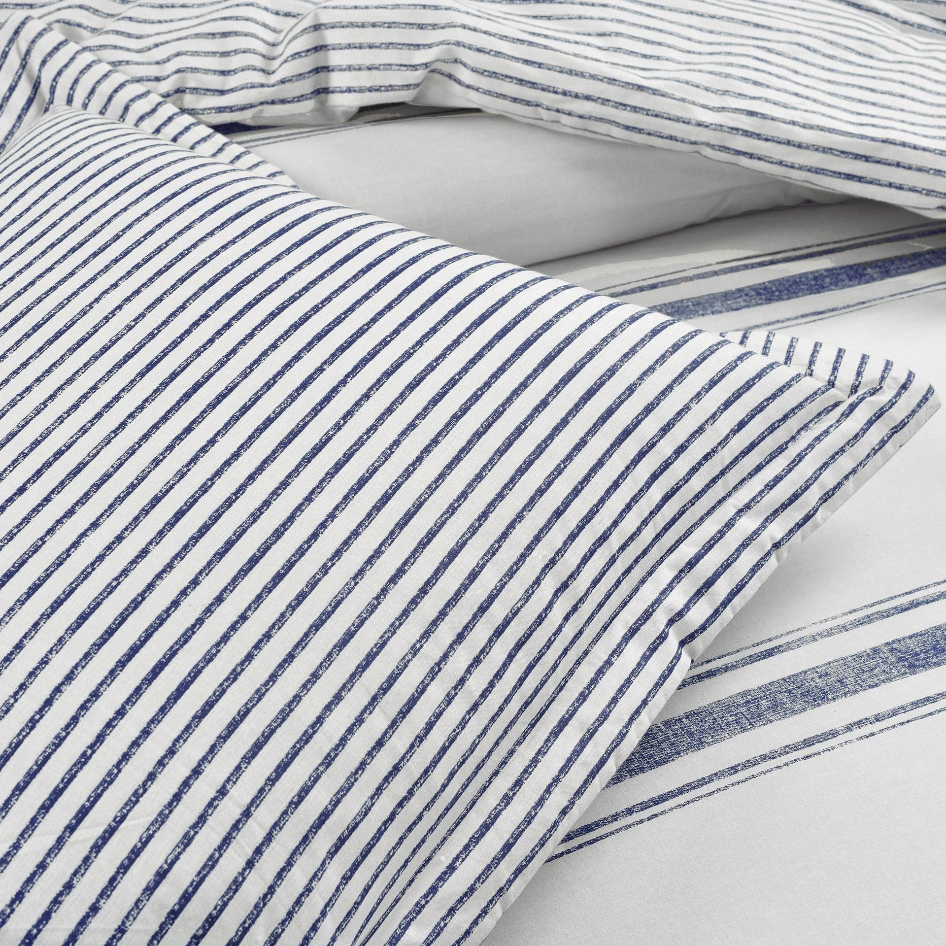 Farmhouse Stripe Reversible Comforter Set
