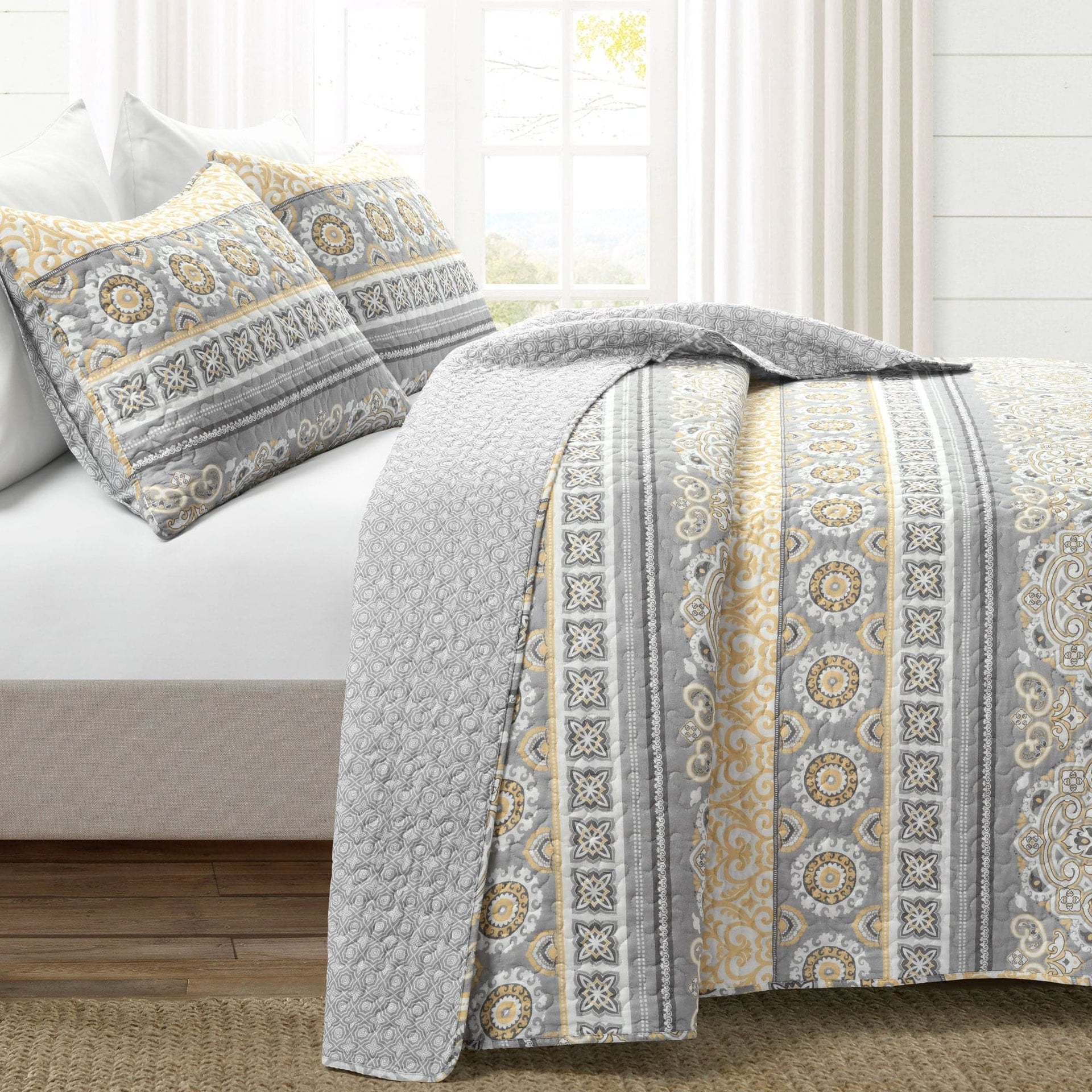 Nesco Stripe 3 Piece Quilt Set