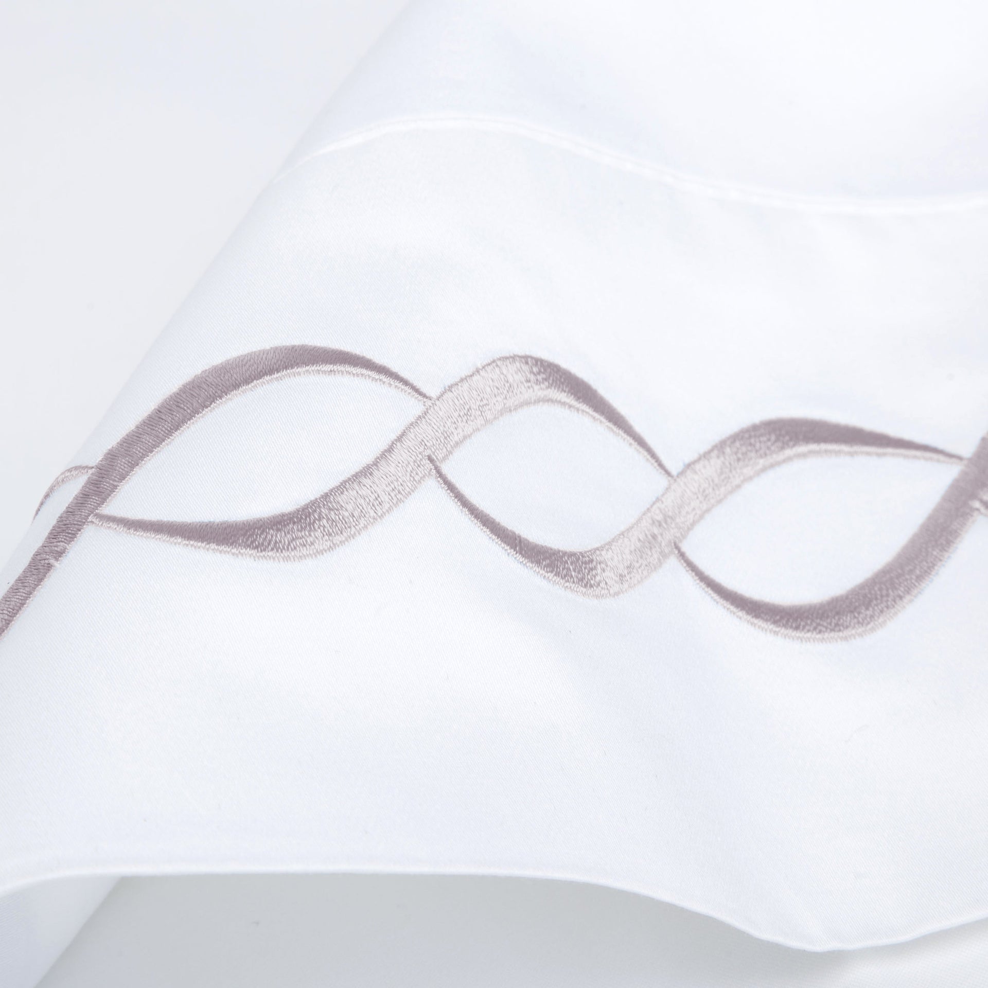 600 Thread Count Rope Embroidered Pillowcase Pair