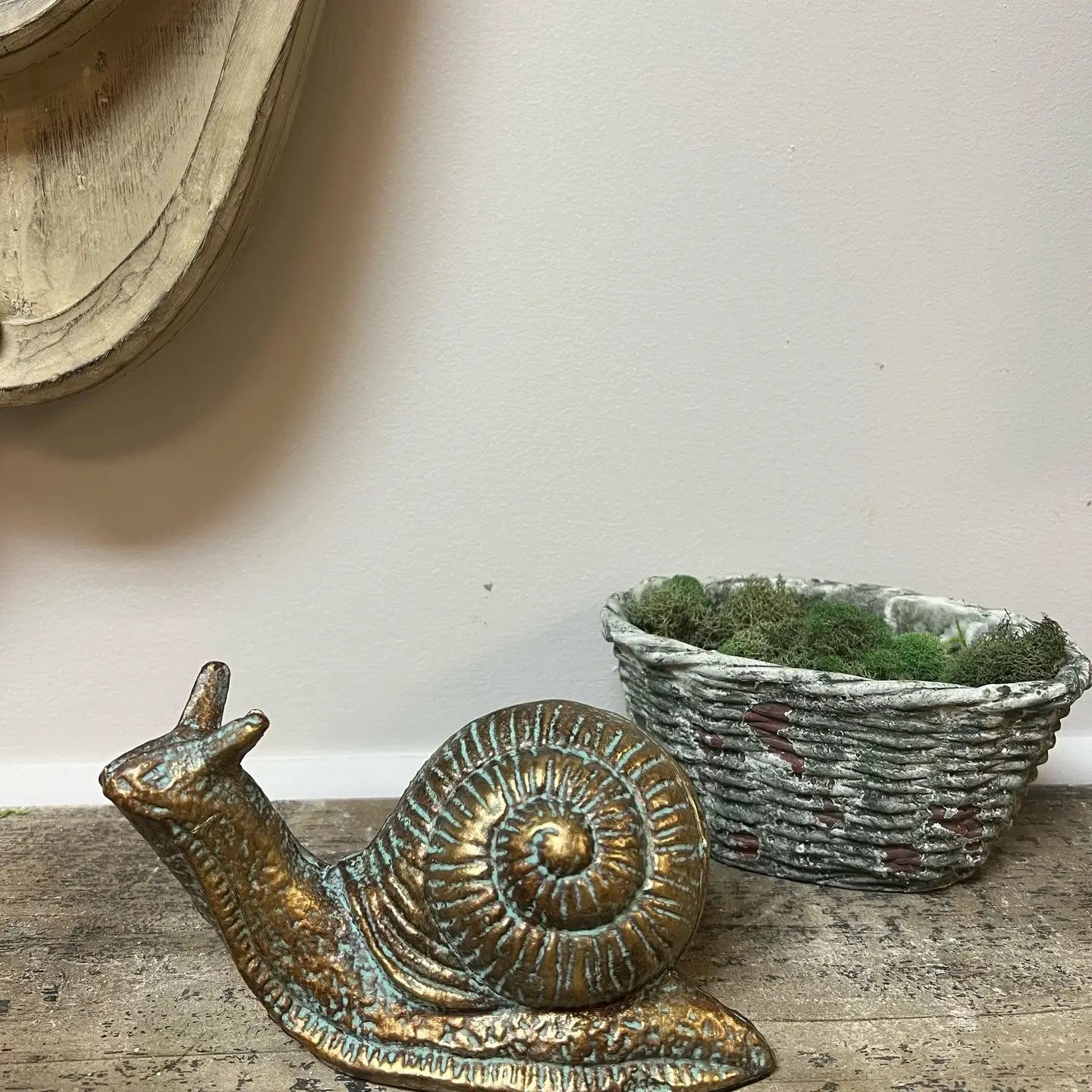CAST IRON SNAIL STATUE