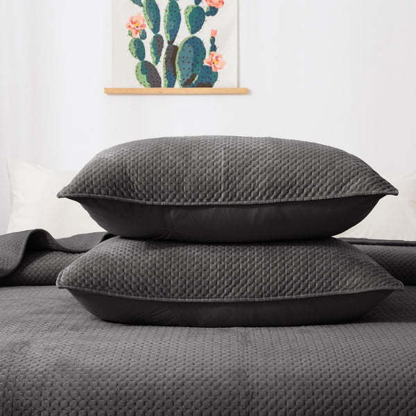 Kasentex Ultra Soft Plush Poly-Velvet Quilt Set, Queen, King, Room Decor, Graduation Gifts, Fathers Day Gift Kasentex