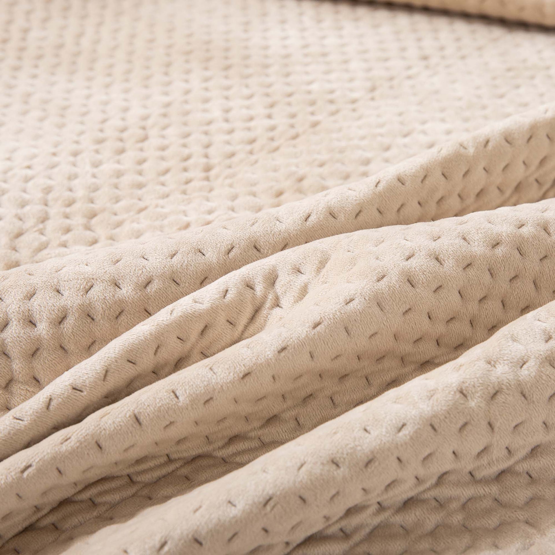 Kasentex Ultra Soft Plush Poly-Velvet Quilt Set, Queen, King, Room Decor, Graduation Gifts, Fathers Day Gift Kasentex