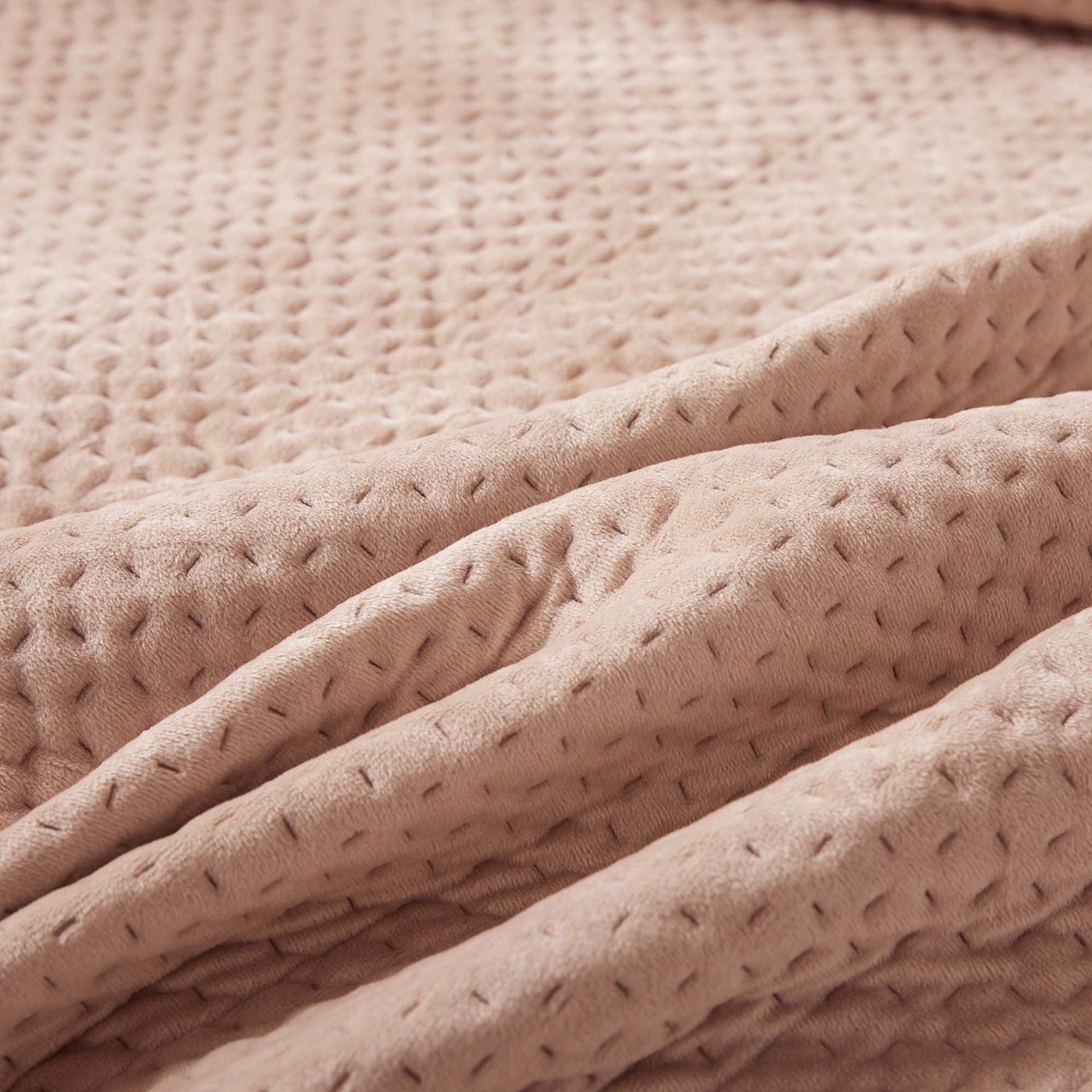 Kasentex Ultra Soft Plush Poly-Velvet Quilt Set, Queen, King, Room Decor, Graduation Gifts, Fathers Day Gift Kasentex