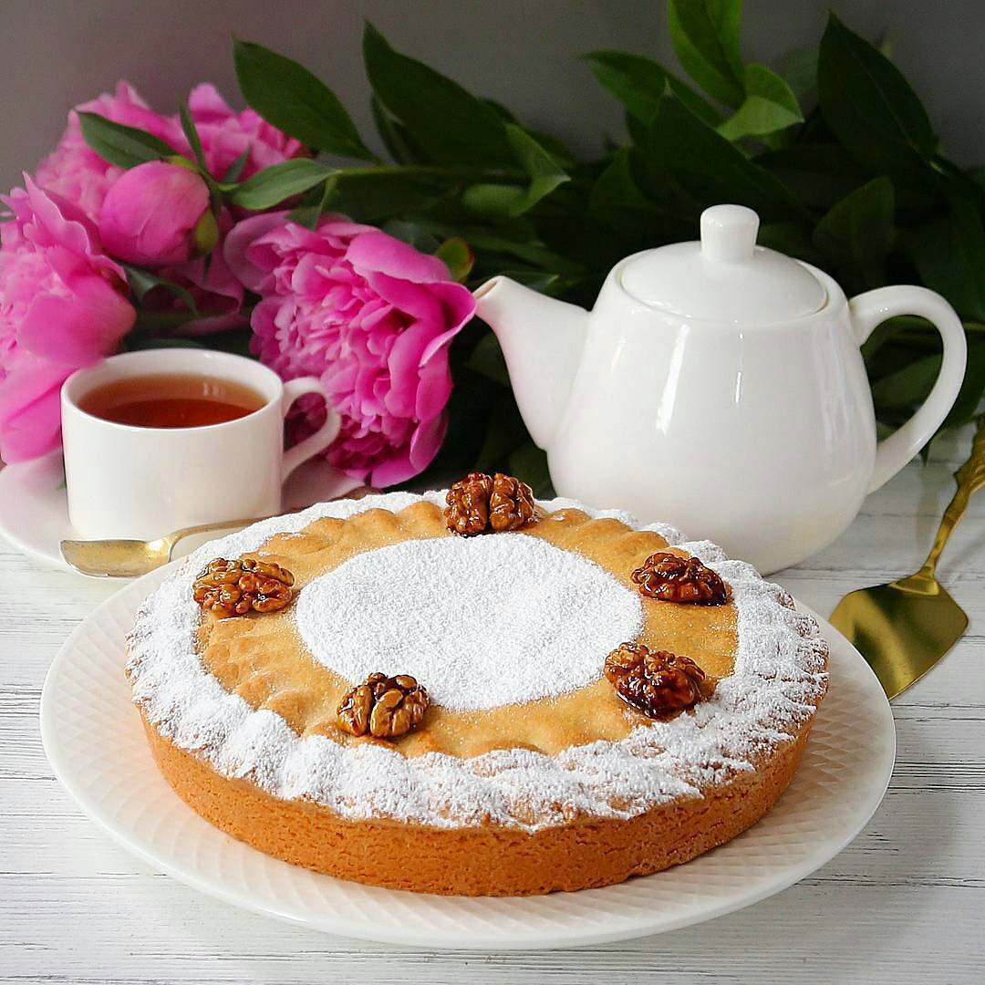 White Dinner Plate With Embossed Wide Rim 10