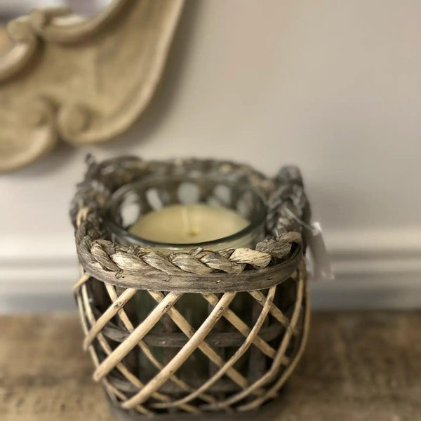 WILLOW LANTERN WITH GLASS VASE VagabondVintage