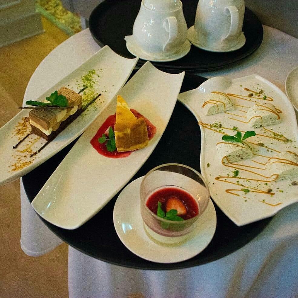 White Celery Tray / Dish 11