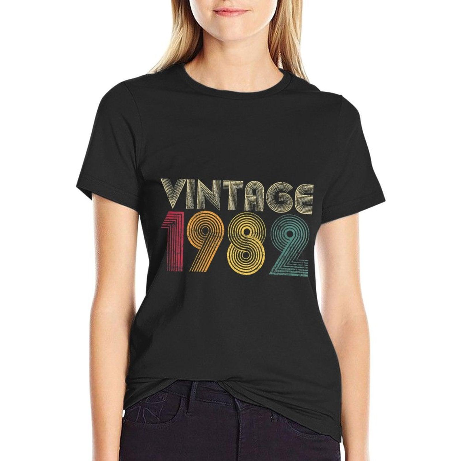 Womens 40th Birthday Gift 1982 Vintage Retro 40 Years Old  Wrinkle-resistant T-Shirt