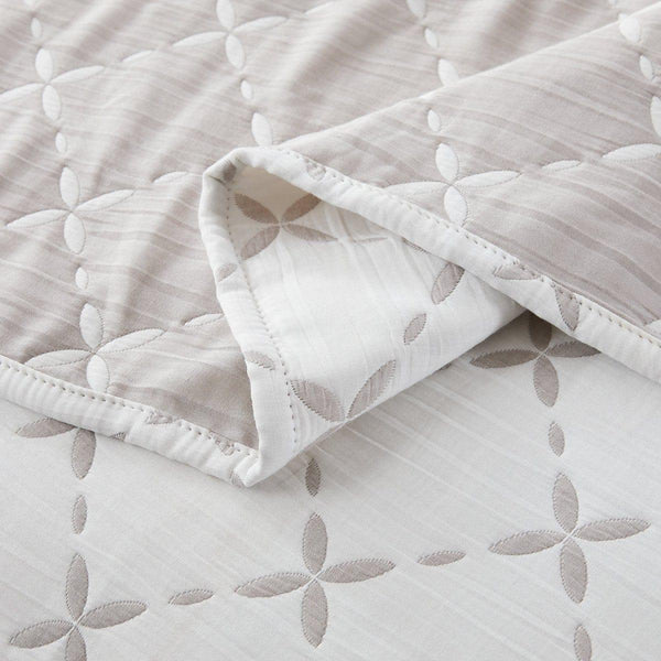 Diamond Leaf Jacquard Reversible Matelasse Coverlet Set