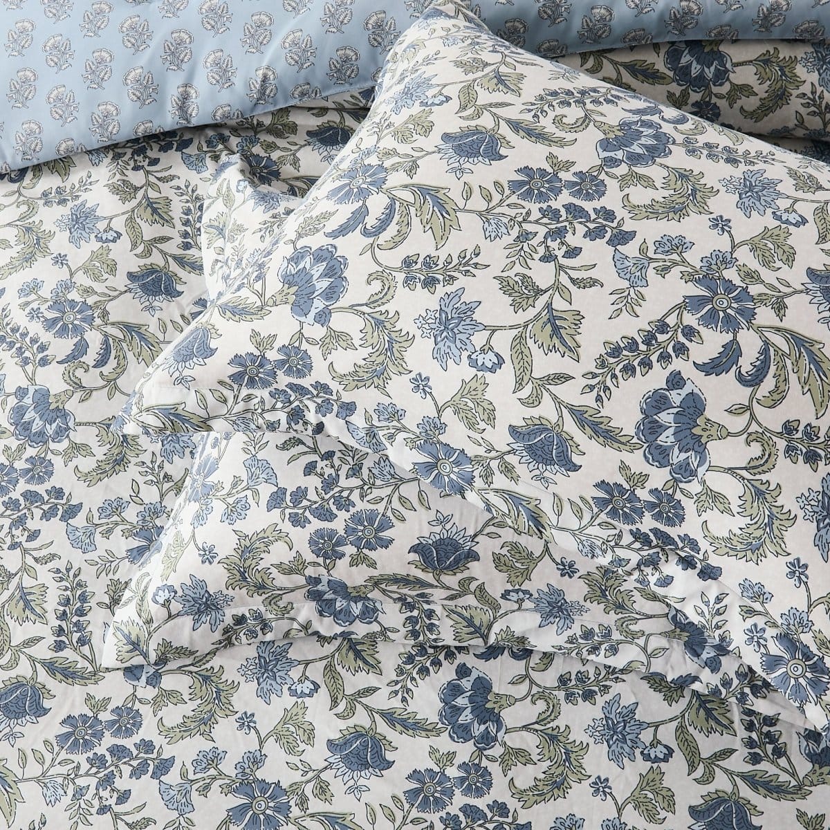 Lillian Block Print Reversible Comforter Set 3Pc