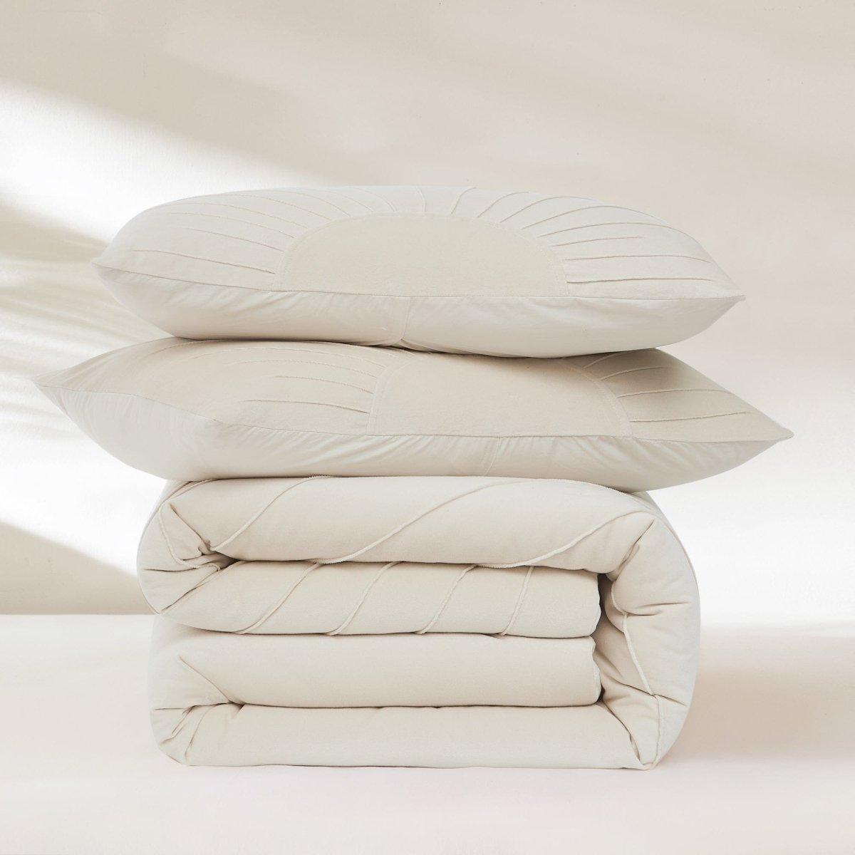 Solar Drift Velvet Comforter Set