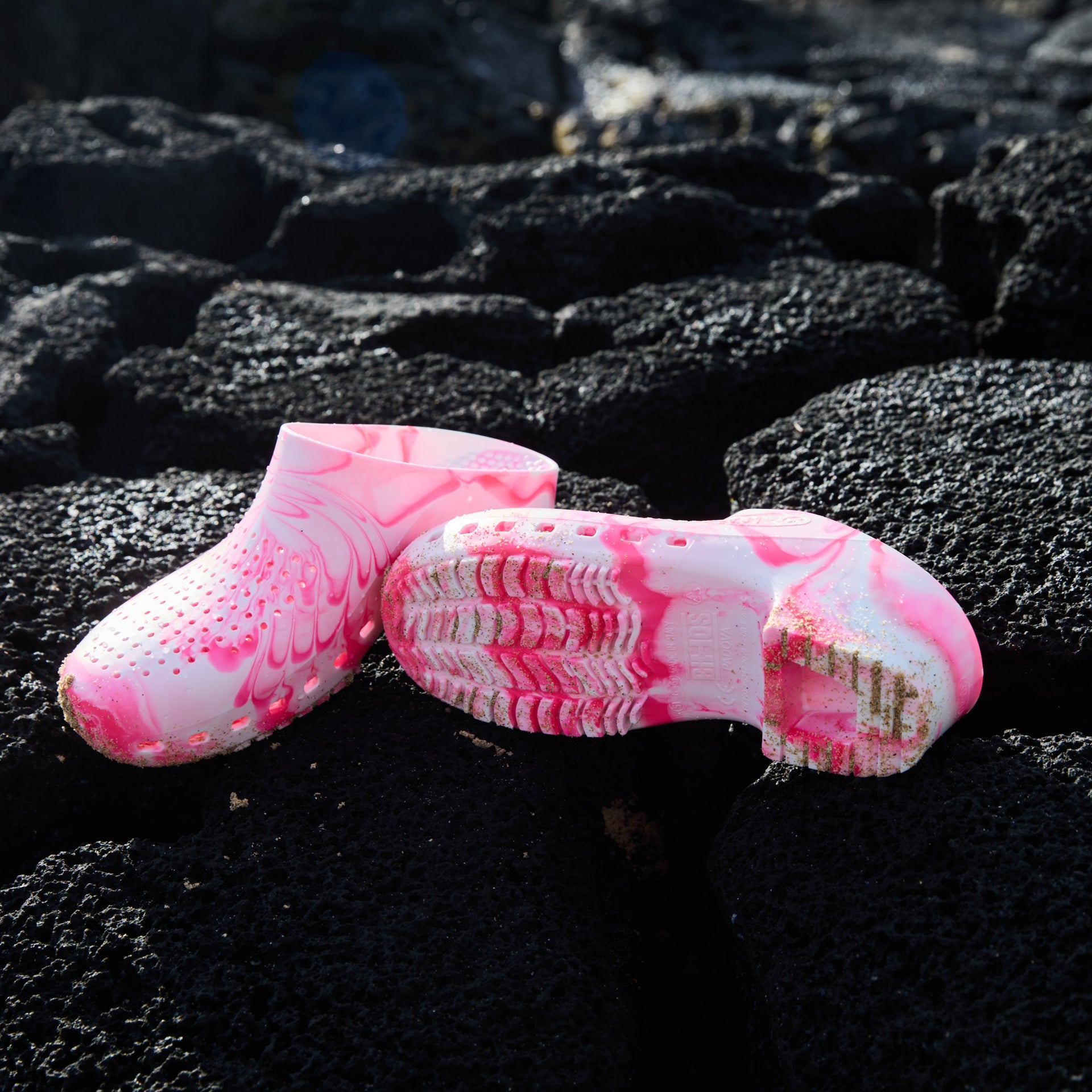 Calzuro Classic With Holes Pink/White