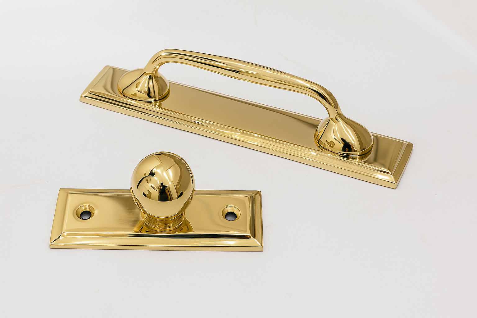 Richmond Cabinet Pulls with Backplate - Unlacquered Brass Polished