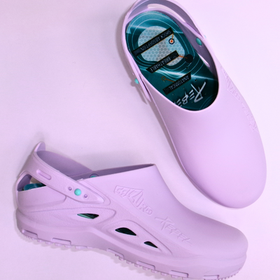 Calzuro Rebel Lavender Clogs