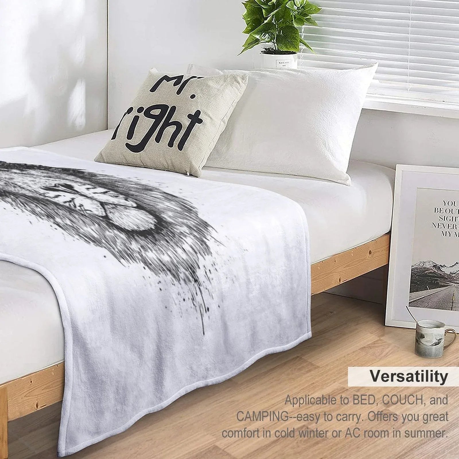 Floral Lion (bw) Throw Blanket