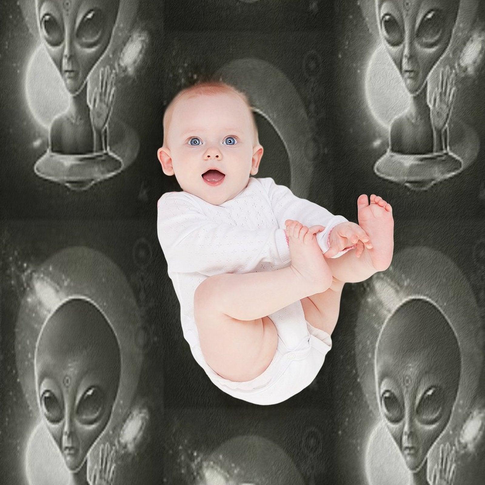Alien II Throw Blanket