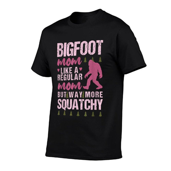 Bigfoot Mothers Day Mom Squatch Funny Sasquatch Distressed T-Shirt