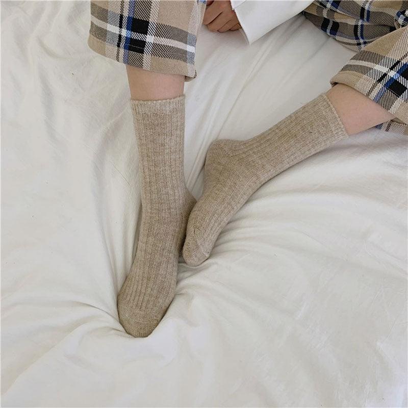 1Pair Ladies Pile Socks for Autumn Winter Pure Cotton Socks Solid Color Keep Warm Women Socks Mid Tube Socks Thickening Cashmere Socks For Men And Women