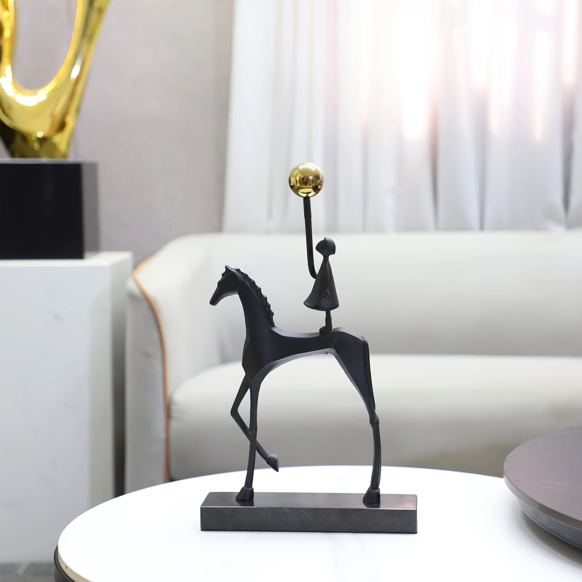1pc Creative Cast Iron Metal Horse Ornament Home Living Room Luxury Decorative TV Cabinet Bar Tabletop Decoration