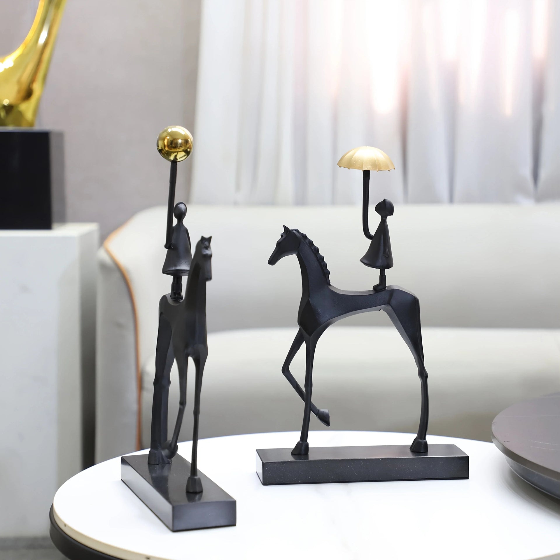 1pc Creative Cast Iron Metal Horse Ornament Home Living Room Luxury Decorative TV Cabinet Bar Tabletop Decoration