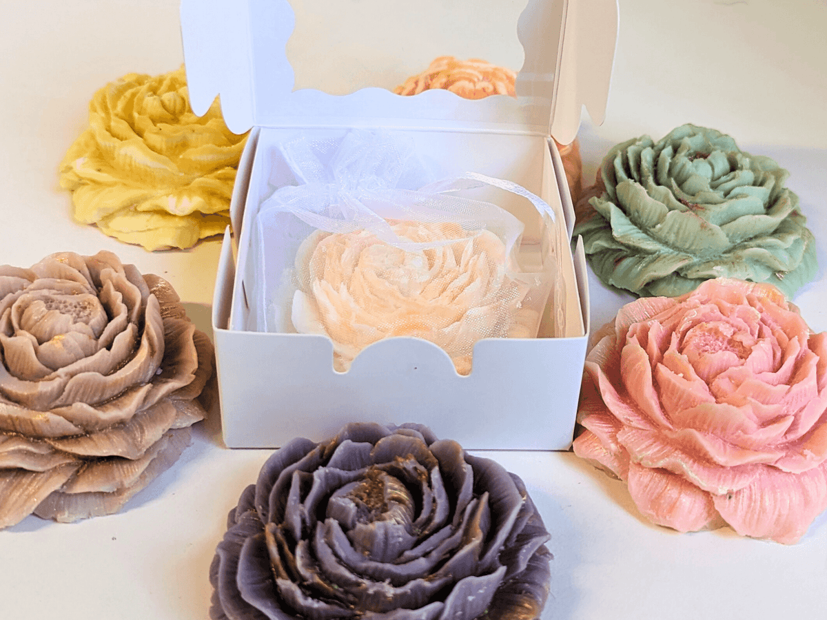 Holiday Gift Wax Flower Freshener | 18 Signature Scents