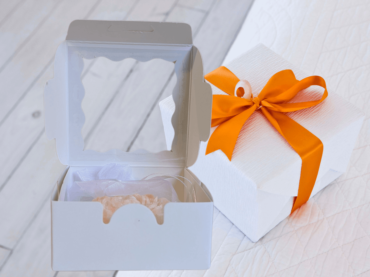Holiday Gift Wax Flower Freshener | 18 Signature Scents