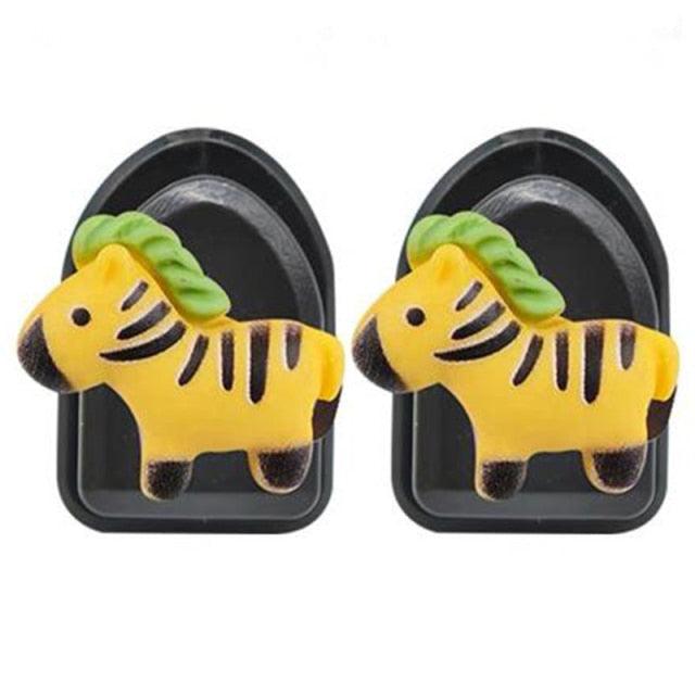 2 Pcs Simple Car Small Hooks Cartoon Decorative Cute Car Dashboard Hook Mini Hanger for Mask Heart Adhesive Hook for Hat Coat Towel Wall Hanging Multi Vehicle Sticky Hooks Durable Holder Automobile Styling Interior Organizer Ornaments Hook