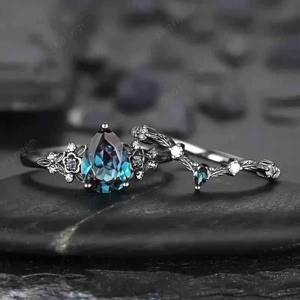 2-Piece Set: Gothic Black & Golden Engagement Ring Set with Pear-Shaped Cubic Zirconia