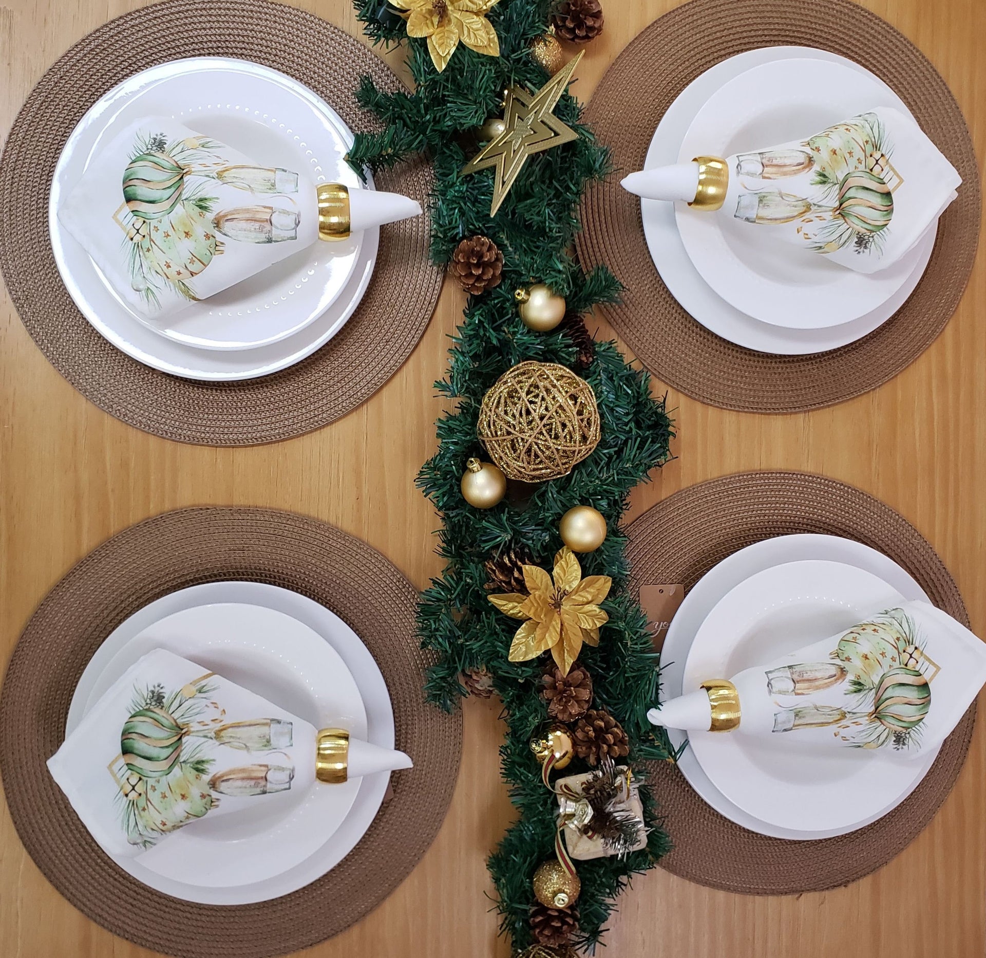 Charlo's Cloth Napkins Set of 4 Christmas Sparkling Wine Toast 16